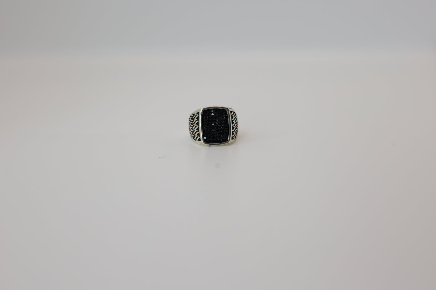 Zwarte Elite Ring