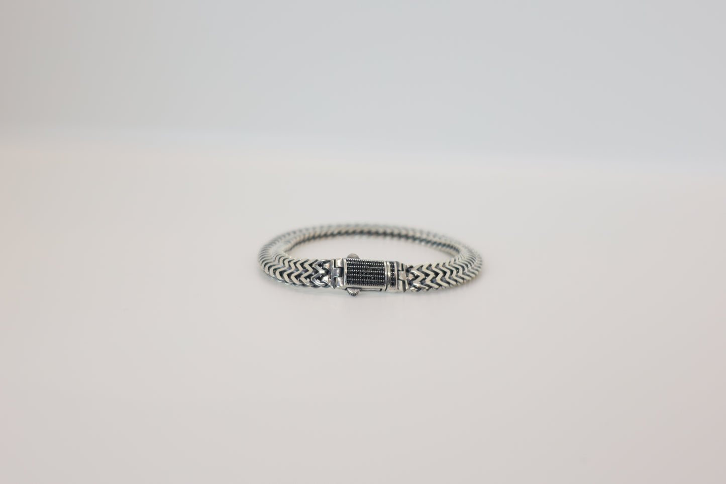 Zilveren pijl armband
